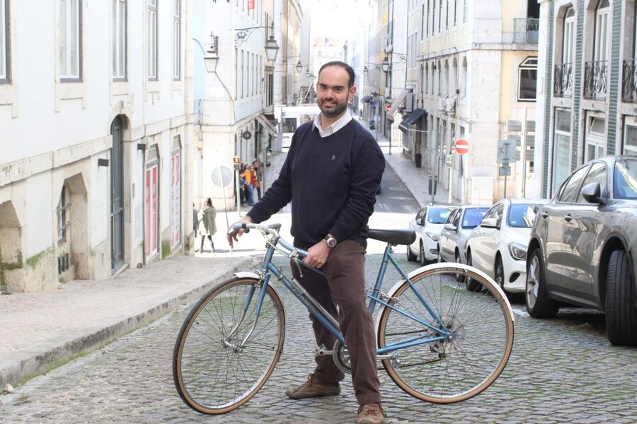 Lisbon: 3-Hour Vintage Bike Tour - Your Vintage Bike Fit: Comfort, Helmet Use, and Real Expectations