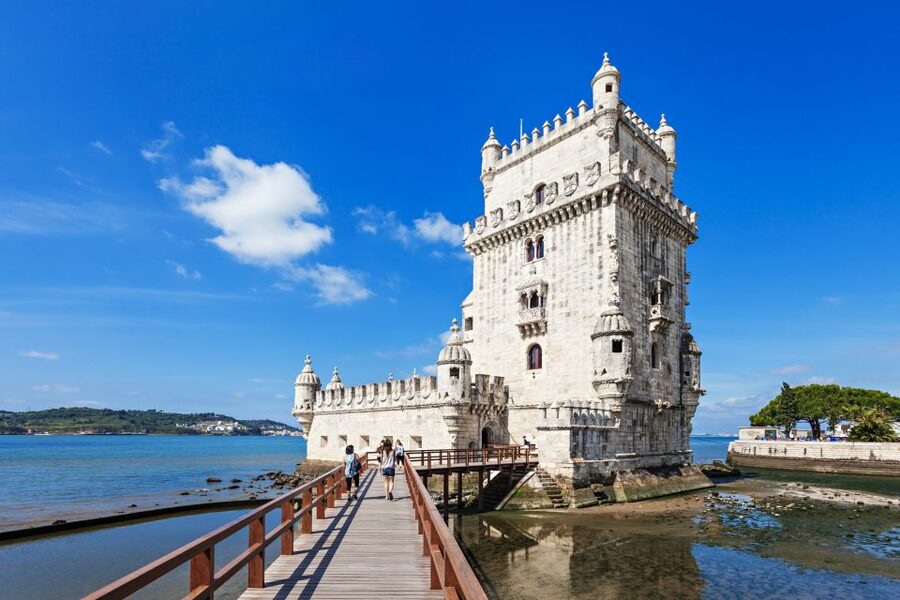 Lisbon: 3-in-1 Hop-On Hop-Off Bus and Tram Tours - Using included public trams and Carris perks like a pro