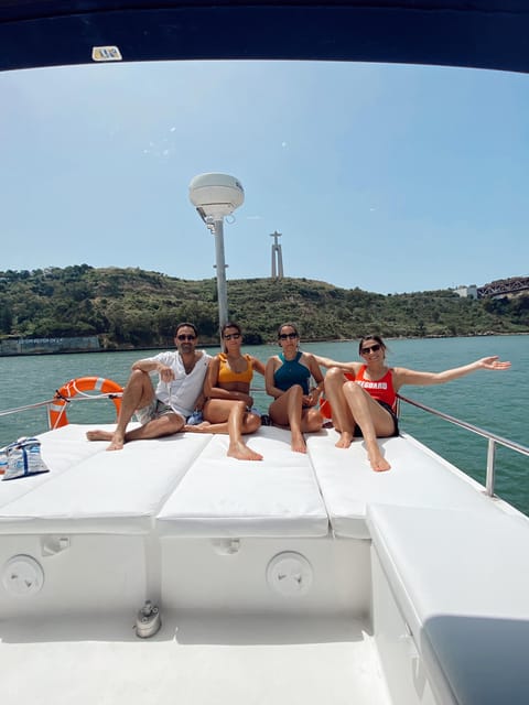 Lisbon: 3H Private Luxury Catamaran Tour with Swimming - From Gate 1 in Belém: getting on the water fast