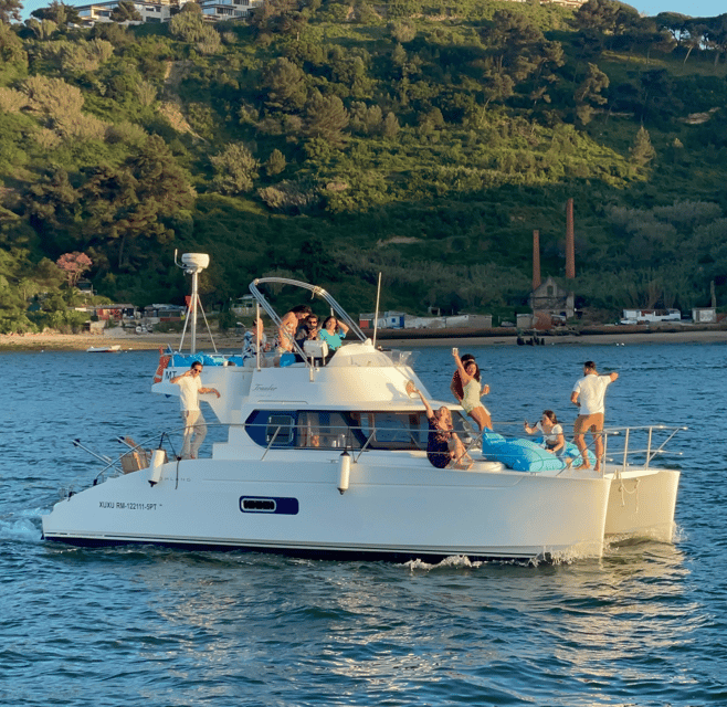 Lisbon: 3H Private Luxury Catamaran Tour with Swimming - Crew service style: welcoming, attentive, and not stiff