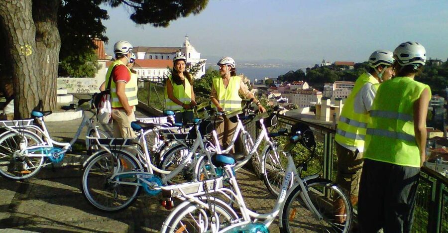 Lisbon: 7 Hills Half-Day Electric Bike Tour - Meeting in Alfama: Finding the Spot and Learning Your Bike