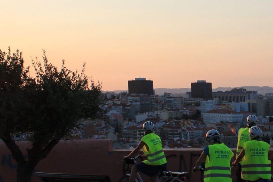 Lisbon: 7 Hills Half-Day Electric Bike Tour - Chão do Loureiro Terrace and Miradouro da Graça: Where the City Opens Up