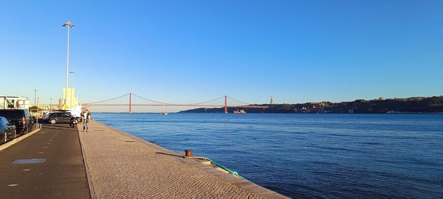 Lisbon: 8 Hour Private Tour through Lisbon (up to 7 people) - Church of Saint Anthony and the Gates of the Sun