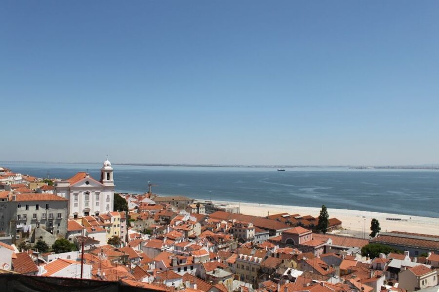 Lisbon: Alfama and São Jorge Castle Quarters Walking Tour - Portas do Sol viewpoints, and what to look for