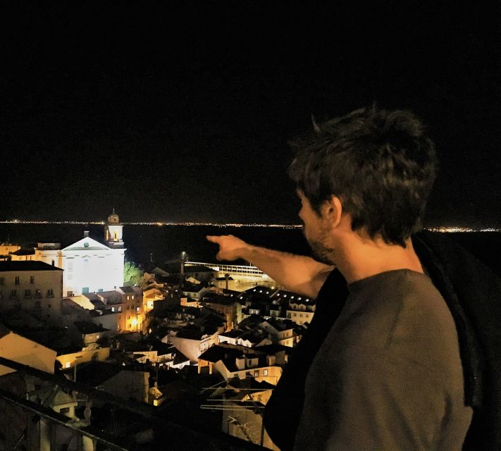 Lisbon: Alfama Tour and Live Fado with Traditional Dinner - Entering Alfama and Live Fado as One Connected Night