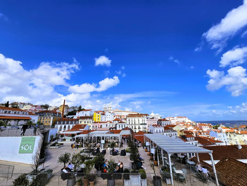 Lisbon: Alfama tour by tuktuk private, up to 90 min - National Pantheon of Santa Engracia and Alfama: the neighborhood you came for