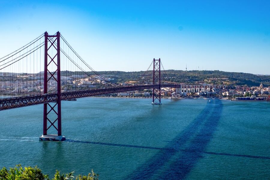 Lisbon: Arrábida Natural Park and Sesimbra Day Trip - First Stops: Lisbon Pickup, the 25th of April Bridge, and settling in