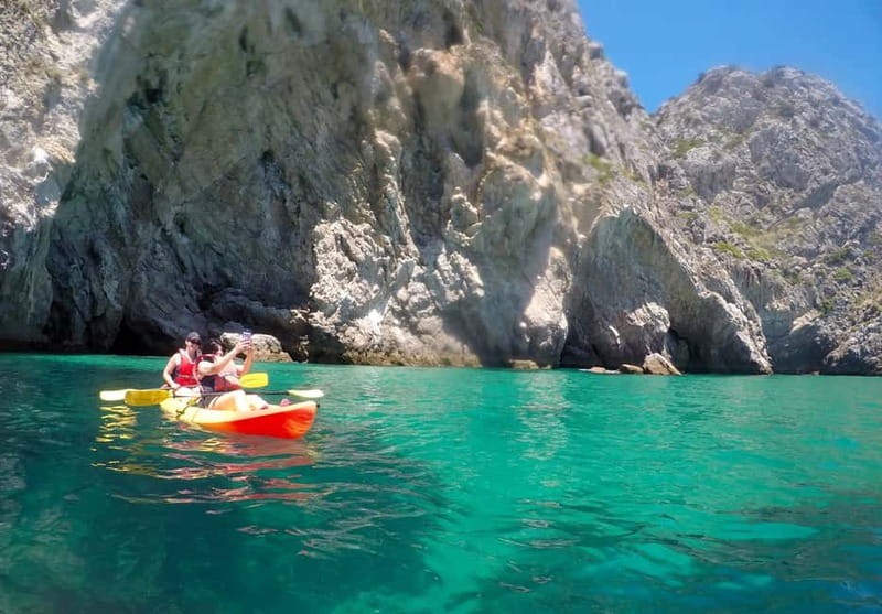 Lisbon: Arrabida Park Kayak Tour with Beach Picnic - Key highlights at a glance