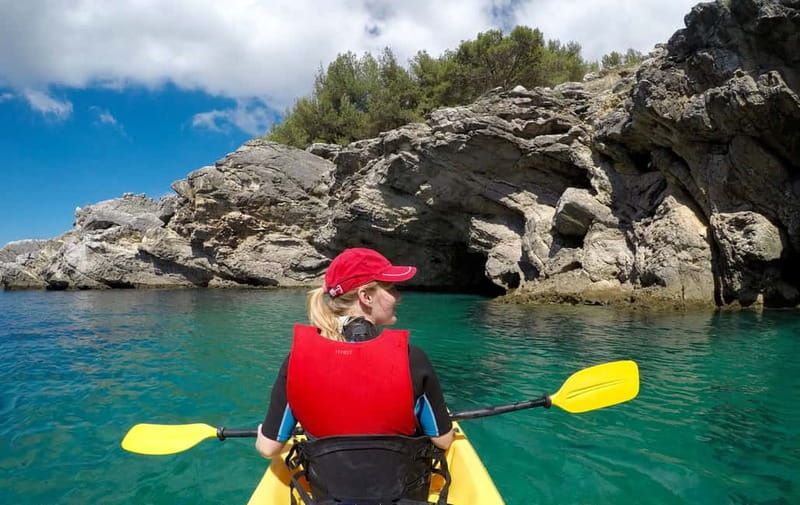 Lisbon: Arrabida Park Kayak Tour with Beach Picnic - Guide energy and local stories, plus the pace that keeps everyone happy