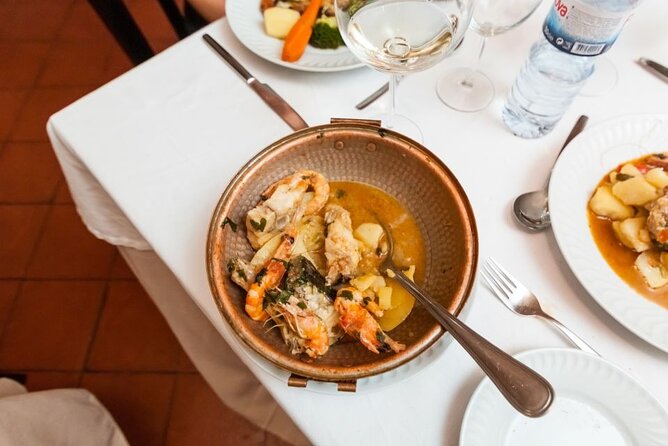Lisbon: Authentic Fado Show, Dinner and Night Tour - The Live Fado Show: what you will really feel