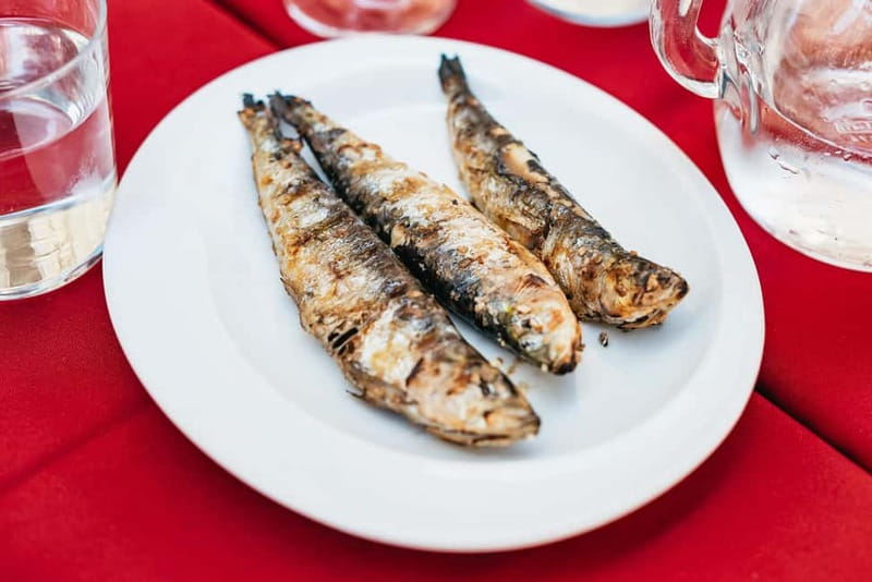 Lisbon: Baixa District Food Tour with Dinner and Drinks - Praça da Figueira Start: your walking route that beats guesswork