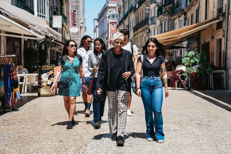 Lisbon: Baixa District Food Tour with Dinner and Drinks - The 3 Portuguese wonders: what you actually taste and what to expect