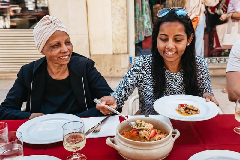 Lisbon: Baixa District Food Tour with Dinner and Drinks - Drinks schedule: vinho verde, ginjinha, and optional non-alcoholic pours