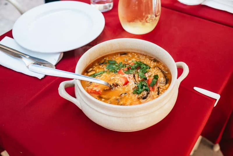 Lisbon: Baixa District Food Tour with Dinner and Drinks - Tips to make the most of your Baixa food tour