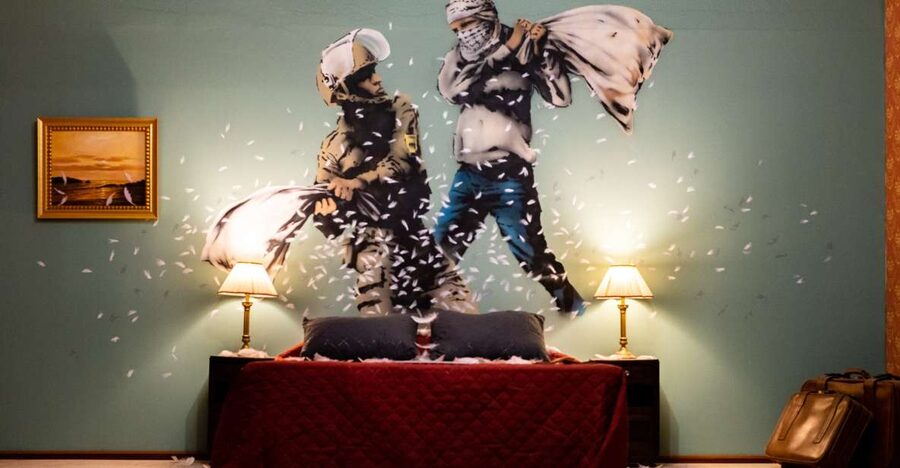 Lisbon: Banksy Museum Permanent Exhibition Entry Ticket - Getting to Museu Banksy and timing your visit
