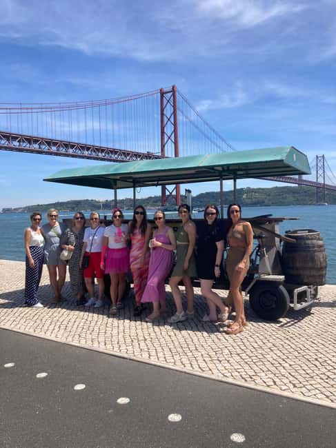 Lisbon: Beer Bike Tour with Sangria and Beer - Drinks, music, and photos: what you actually get in that one hour