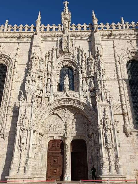 Lisbon: Belem, Jeronimos Monastery, and Coach Museum Tour - The break that makes Belém taste like Belém: Pastéis de Belém at the original shop