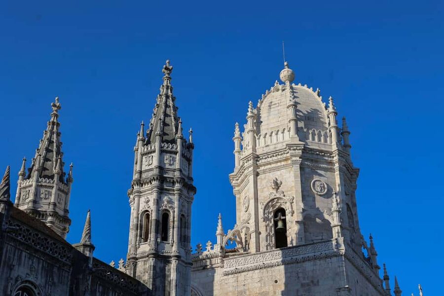 Lisbon: Belem Tour & Jerónimos Monastery Skip-line Ticket - Jerónimos Monastery: where the Manueline style does the talking