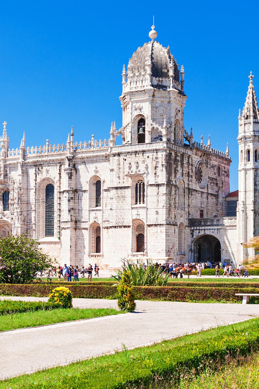 Lisbon: Belem Tour with Pastéis at Jerónimos Monastery - Igreja de Santa Maria de Belém: the interior moment you actually get