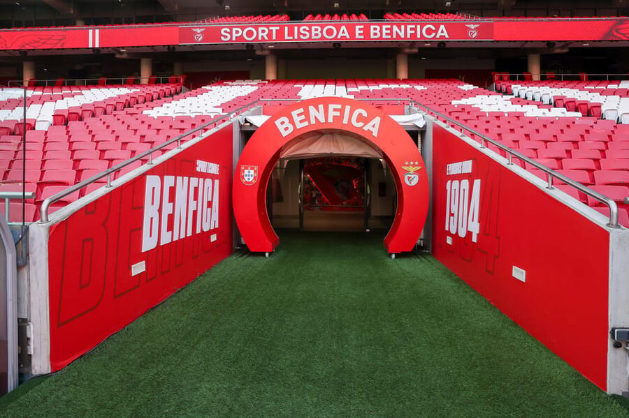 Lisbon: Benfica Luz Stadium Tour with Souvenir Scarf - Finding Door 17, then walking the Luz in order