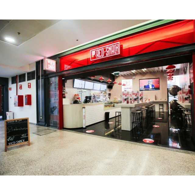 Lisbon: Benfica Stadium and Museum Tour with Meal and Scarf - The Glorioso Scarf, A Souvenir That Matches the Day