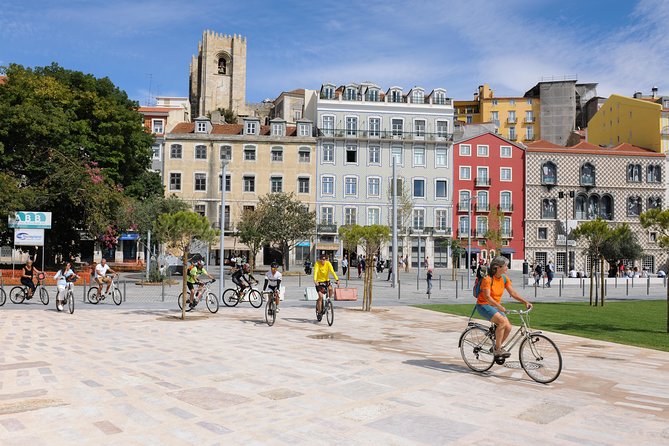 Lisbon Bike Tour: Downhill Downtown Lisbon to Belém - Starting at Parque Eduardo VII: the smooth glide begins