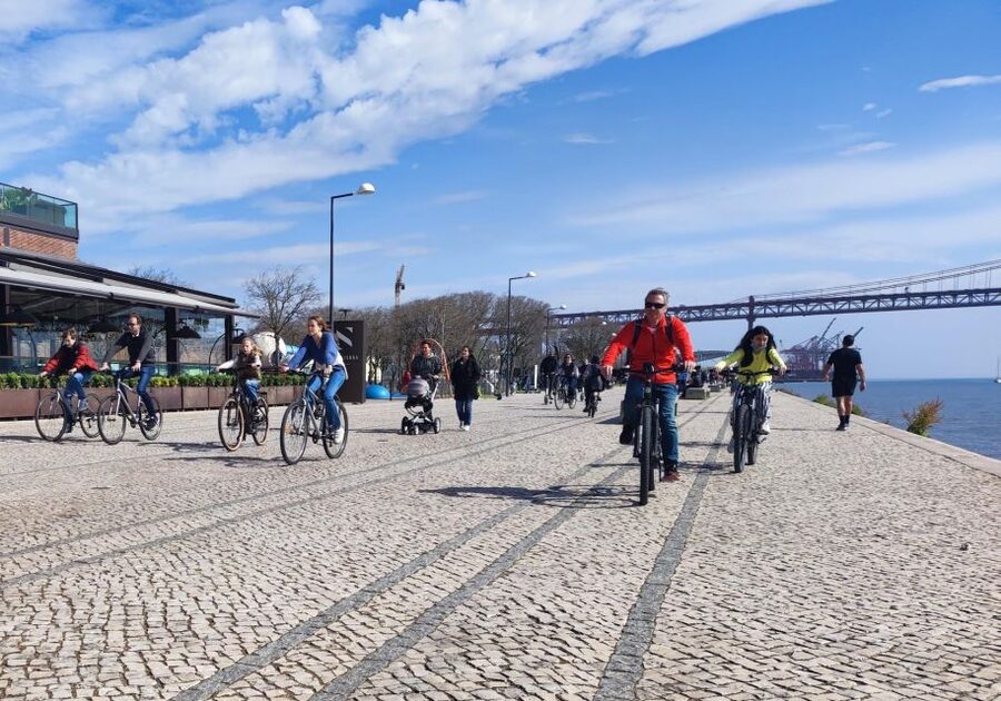Lisbon: Bike Tour From City Center to Belem - Group size, guide styles, and the small comfort details that matter