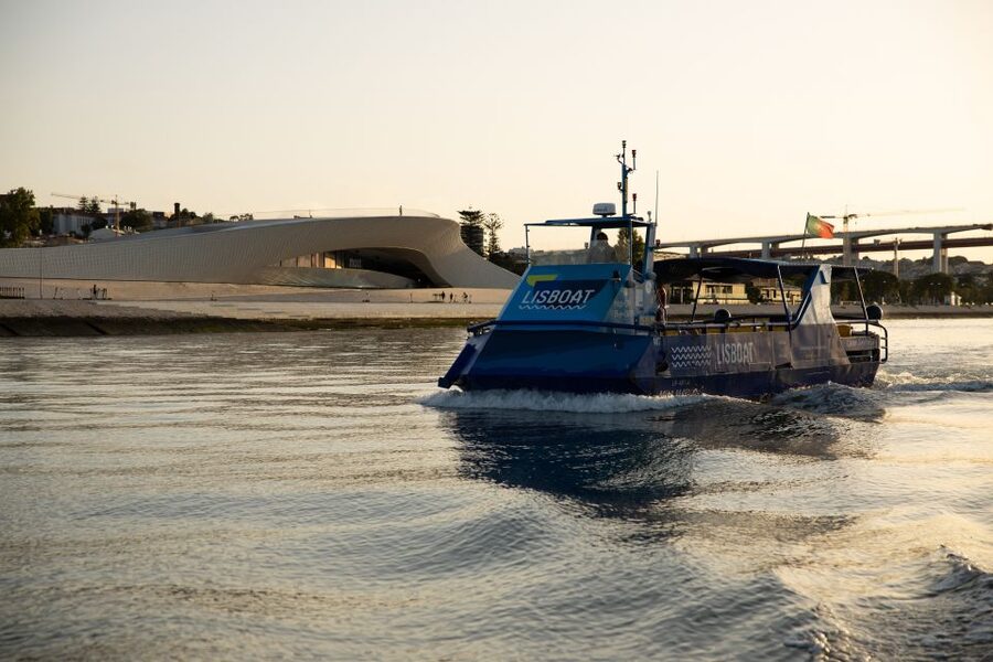 Lisbon: Boat Cruise with Live Fado Performance and a Drink - Who This Cruise Fits Best