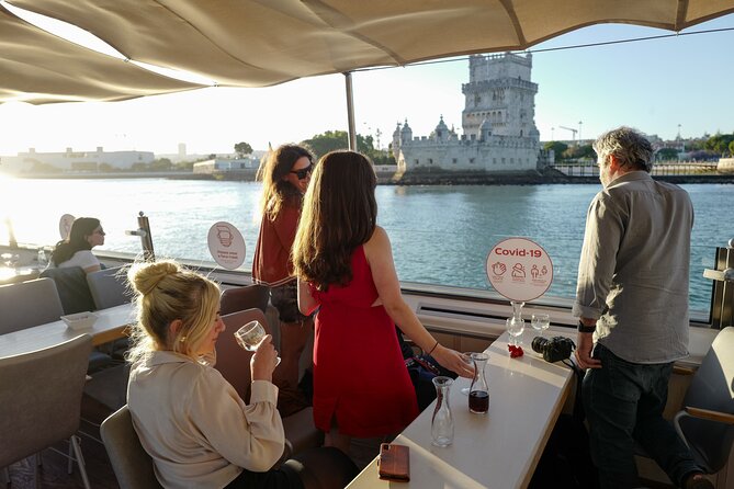 Lisbon Boat ride on Tagus river - WiFi and Bar Drinks: Small Things That Make the Trip Feel Effortless