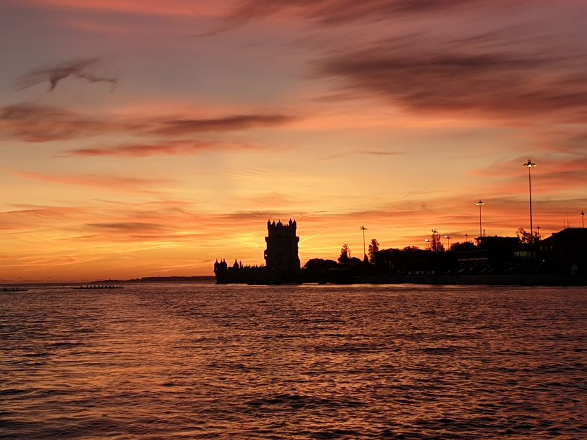 Lisbon: Champagne Sailing Tours - Weather, seasickness, and what to wear