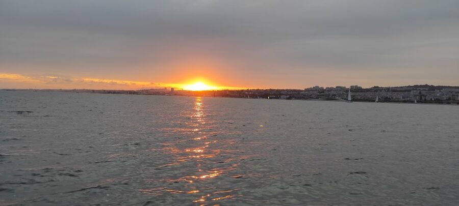 Lisbon: City Boat Cruise Daytime/Sunset/Night with Champagne - Champagne and comfort details that matter more than you think