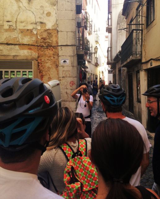 Lisbon: City Highlights and Viewpoints E-Bike Tour - The guide is the product: storytelling, humor, and practical tips
