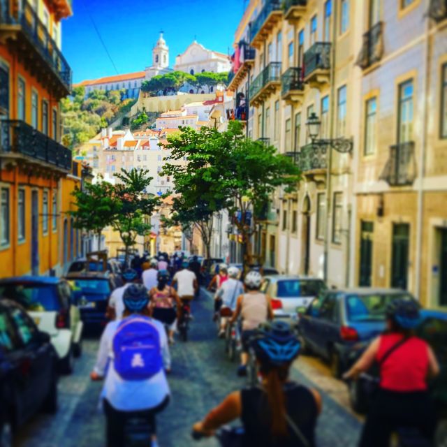 Lisbon: City Highlights and Viewpoints E-Bike Tour - First steps at R. Jardim do Tabaco and why the setup matters