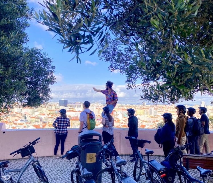 Lisbon: City Highlights and Viewpoints E-Bike Tour - Aqueduct views and Eduardo VII: when Lisbon goes big