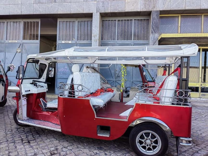 Lisbon: City Highlights Tuk-Tuk Tour with Pickup - Santa Luzia and Portas do Sol: two viewpoints, one big lesson