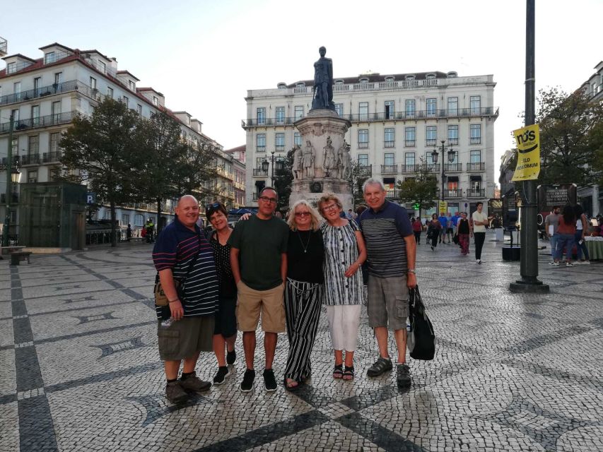 Lisbon: City Sightseeing Private Tour with Guide - Portas do Sol viewpoints, then São Jorge Castle storytelling