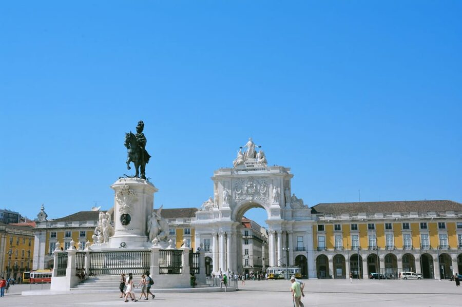 Lisbon: City Sightseeing Tour - Belém’s Empire Square Gardens and the riverfront atmosphere