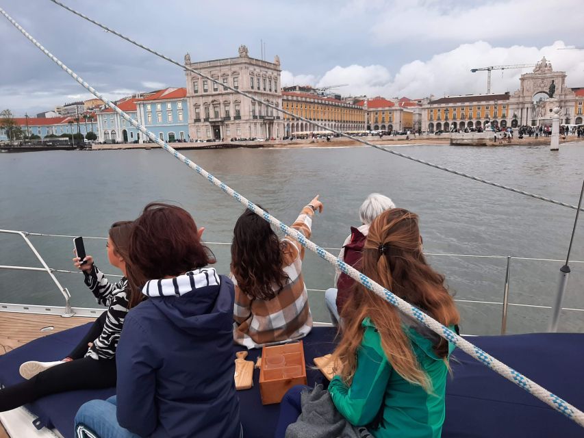Lisbon: City Skyline Sailboat Cruise with Drink and Snacks - Cacilhas Panoramas: Your Best “How Far Does This City Go?” Moment