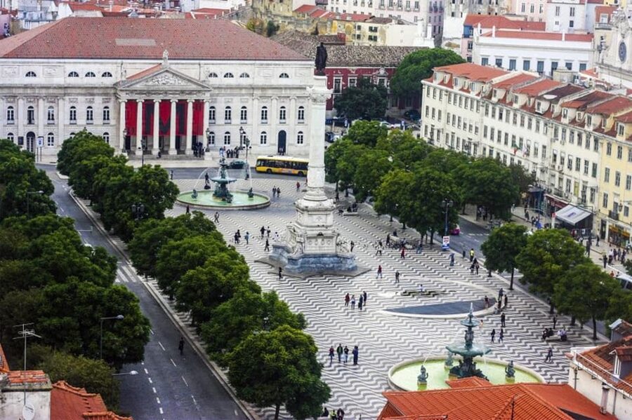Lisbon City Tour: All Must-See Attractions with Expert Guide - Miradouros in the middle of the afternoon: São Pedro de Alcântara, then Graça and Portas do Sol