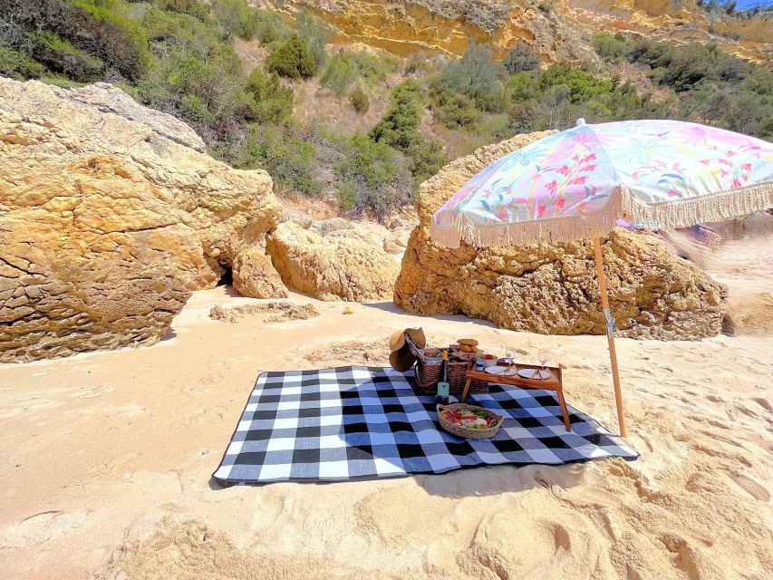 Lisbon Coast Tour: Paradise Beaches & Famous Beach Bars - Guincho Beach: Surf-Pro Watching and Sunbed Comfort