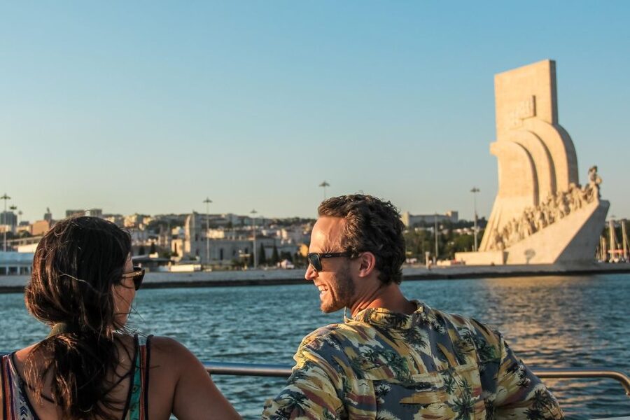Lisbon: Cruise to the Beach with BBQ, Open Bar and Music - Getting There: The Praça do Comércio Meeting Point You Need to Find Fast