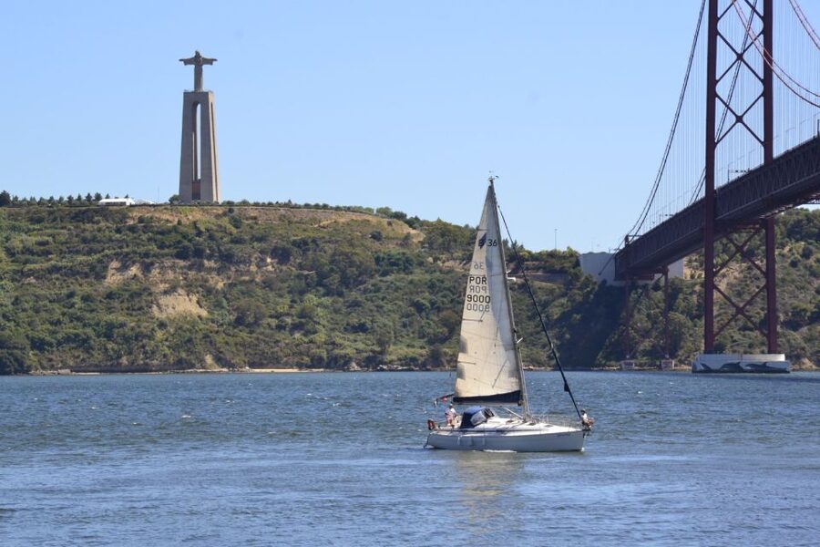 Lisbon: Day and Sunset Tour on the Tagus River - Finding Alcântara Dock, then getting on the water without stress