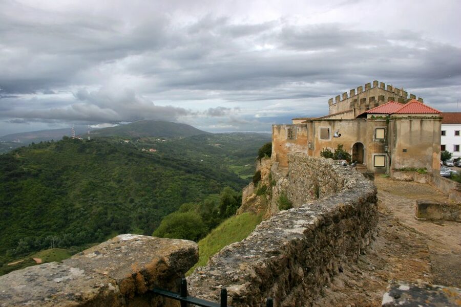 Lisbon: Day Tour of Azeitão, Arrábida, Setúbal, Palmela - Serra da Arrábida: sea-cliff views with a rain-ready reality check