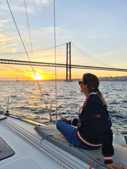 Lisbon: Daytime or Sunset Boat Cruise with History and Wine - The On-Board Setup, Small Group Comfort, and the Guide Experience