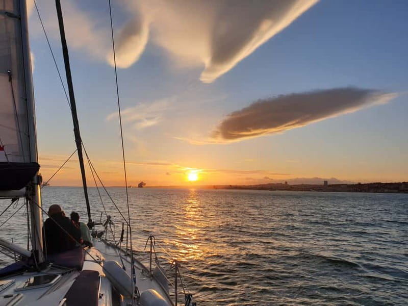 Lisbon: Daytime or Sunset Boat Cruise with History and Wine - Where You Meet, What to Wear, and How to Avoid Stress