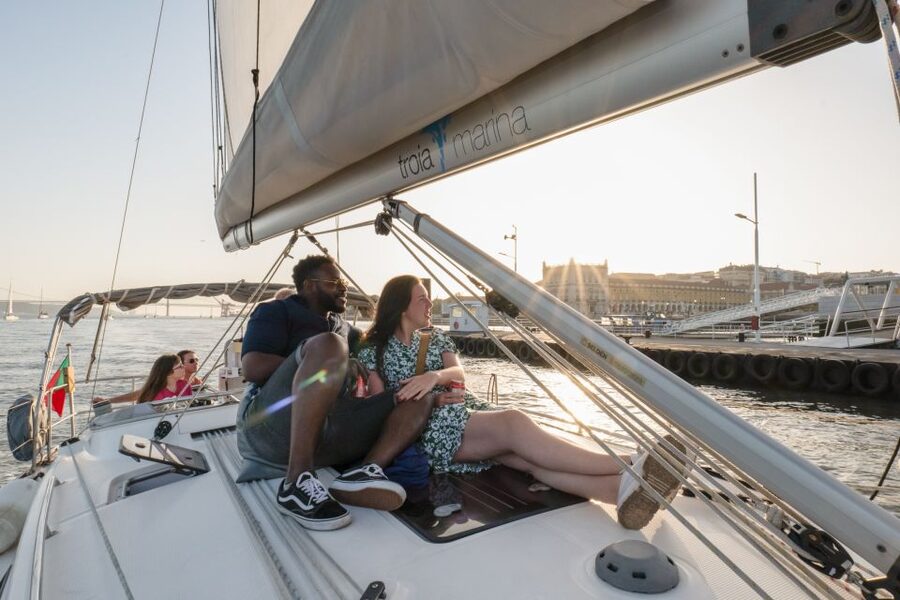 Lisbon: Daytime/Sunset/Night City Sailboat Tour with Drink - Commerce Square, Baixa, and São Jorge: seeing Lisbon’s center from the river