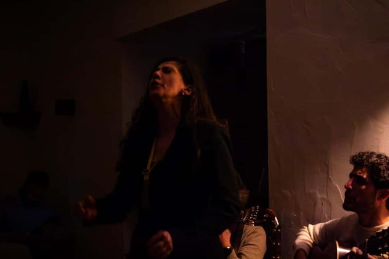 Lisbon: Dinner with Fado Show with the Rising Stars of Fado - Canto do Poeta: A Lisbon Fado Dinner in a Small Neighborhood Room