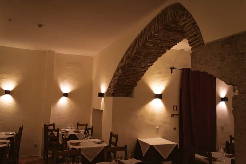 Lisbon: Dinner with Fado Show with the Rising Stars of Fado - Dinner and Wine: Portuguese Dishes That Match the Mood