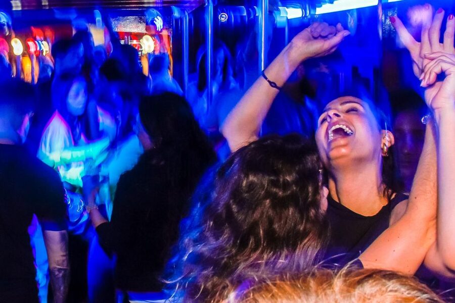 Lisbon: Disco Night Cruise with DJ and Open Bar - The open bar rules: what is included, what is not, and how it affects your night