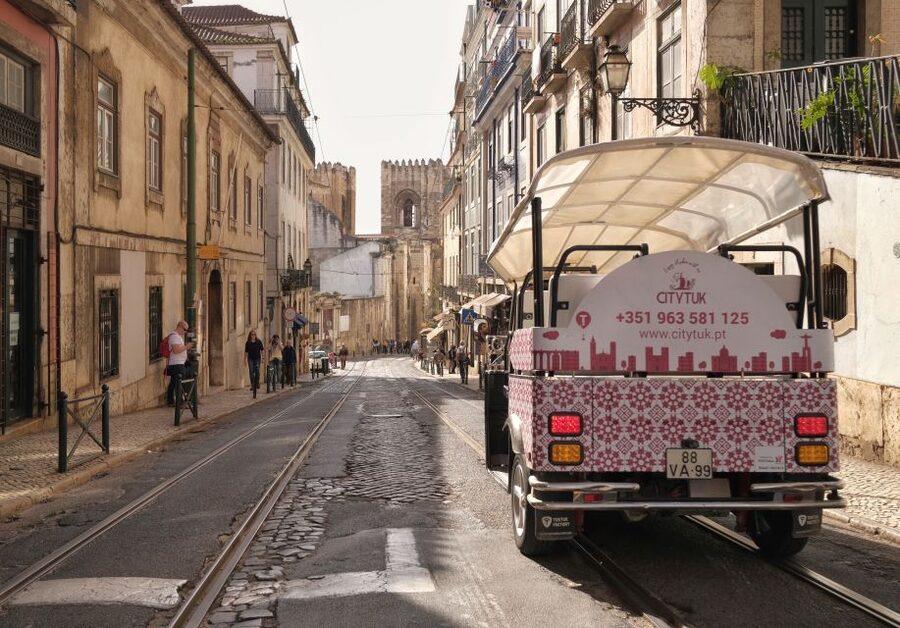 Lisbon: Discovering Belém Tuk Tuk Tour - Jerónimos Monastery and Its Church: Focus on What to Notice